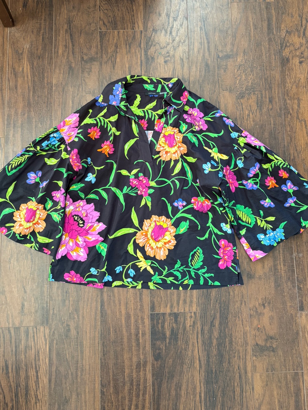 Natori Floral blouse with Bell sleeves sz XL